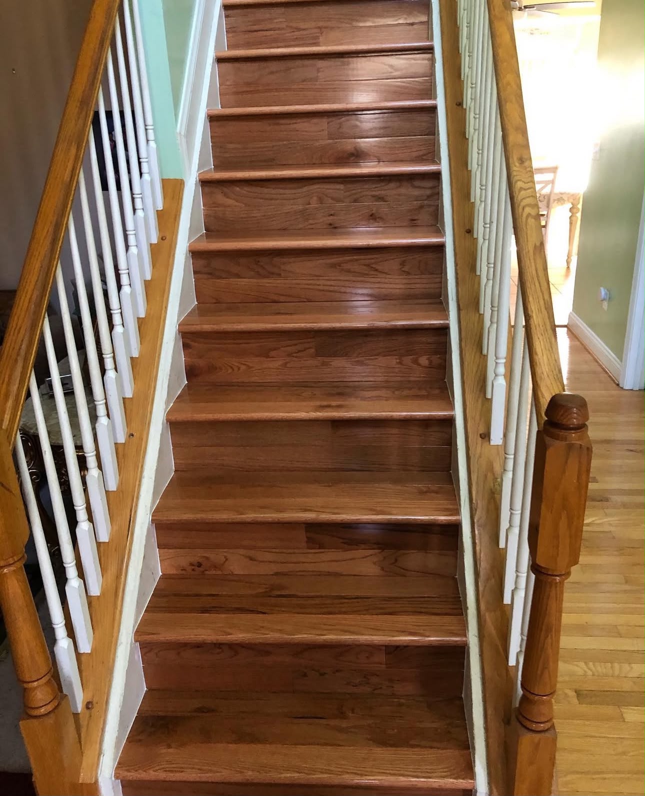 Escaleras de madera restauradas